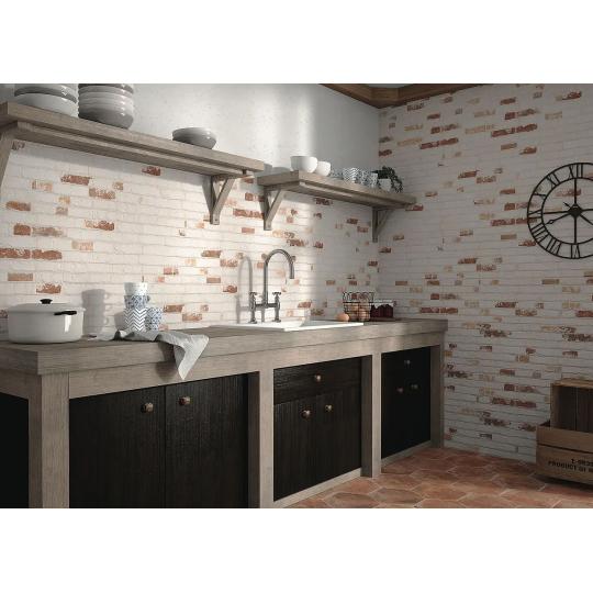 kuchyna rustikalny tehlovy vzhlad obkladovy panel mediteransky vidiecky vinobranie biely hnedy staromodni dlazdice kupelna.jpg